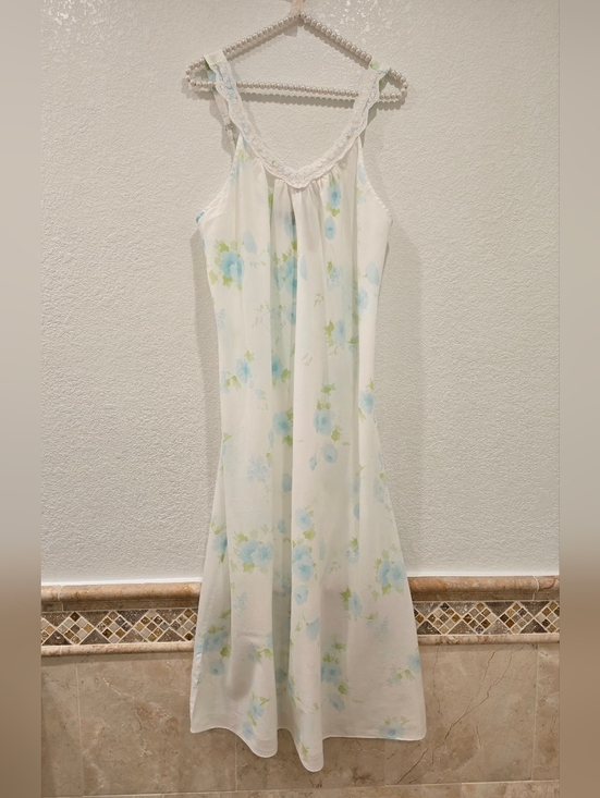 Jones New York Other - Jones New York Vintage 90s white Blue Floral cotton nightgown V-neckline lace M